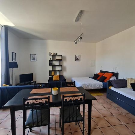 Le Prieure - Studios Jusqu'A 4 Personnes Villeneuve-les-Beziers Exterior photo